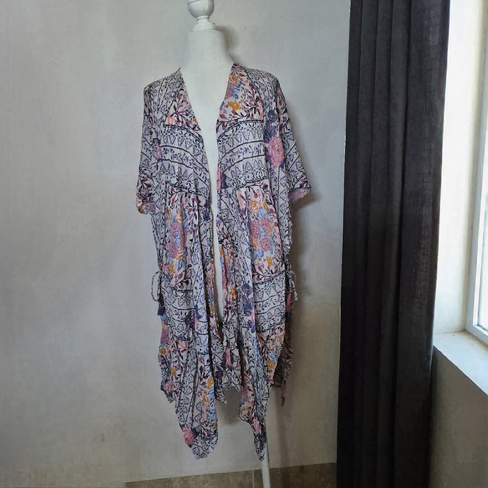 Xhilaration Multicolor Floral Kimono